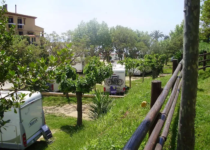 בית הארחה Camping מזנואו